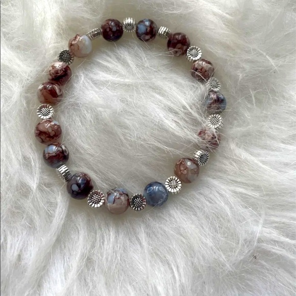 Cute flower bracelet - Picture 1 of 2